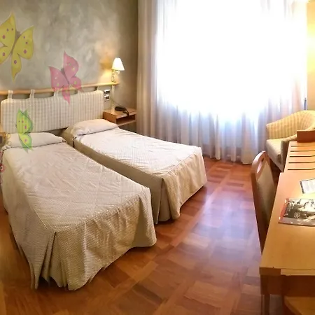 מלון Meeting 3*