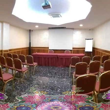 Meeting צ'יאמפינו