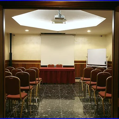 מלון Meeting 3*