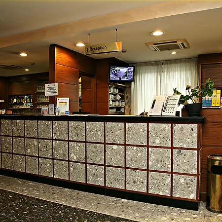 Meeting מלון צ'יאמפינו