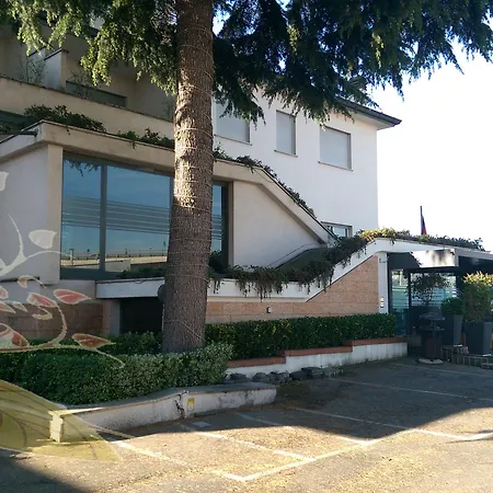 Meeting צ'יאמפינו